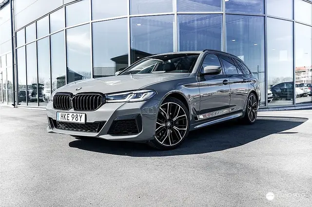 BMW 520 d xDrive Innovation M-Sport 190hk / HUD / PANO / 360